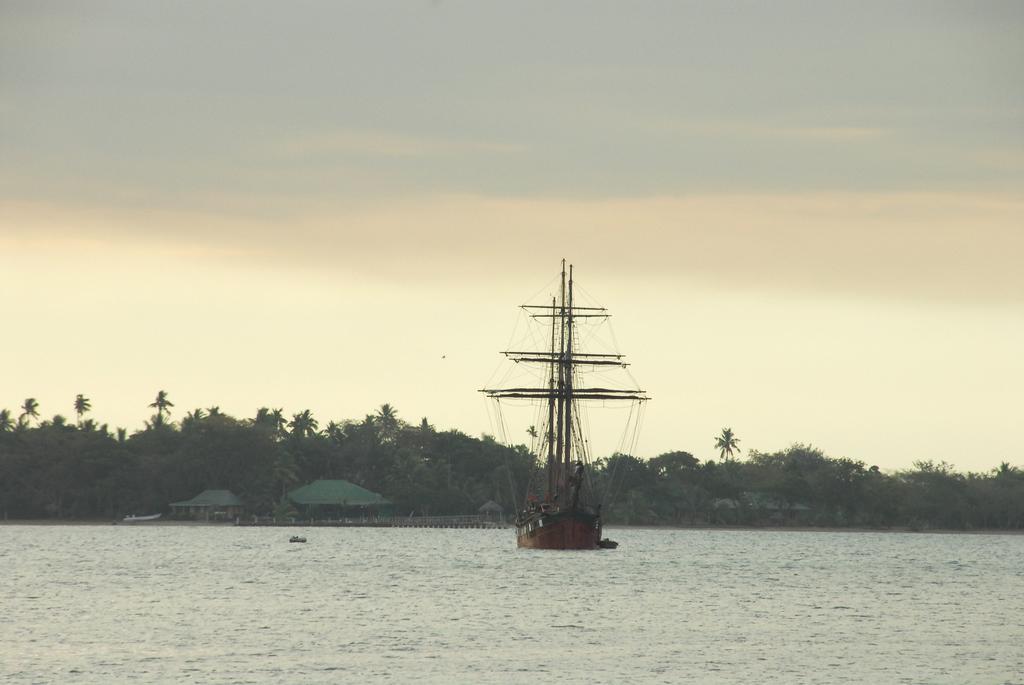 Tanoa Waterfront Hotel Lautoka Buitenkant foto